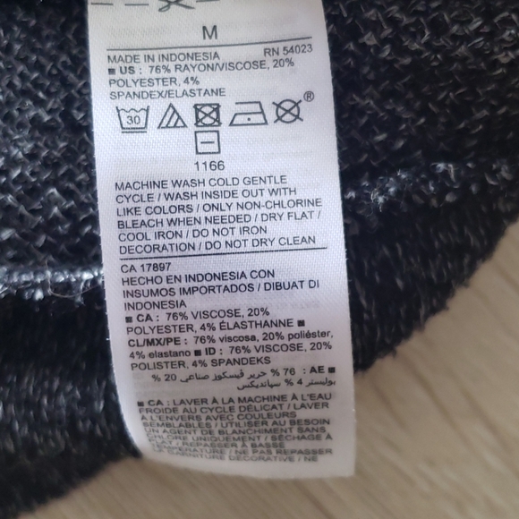 Old Navy sweater - Picture 6 of 8